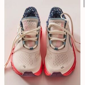 On Cloud Monster x Free People Oyster/Lotus